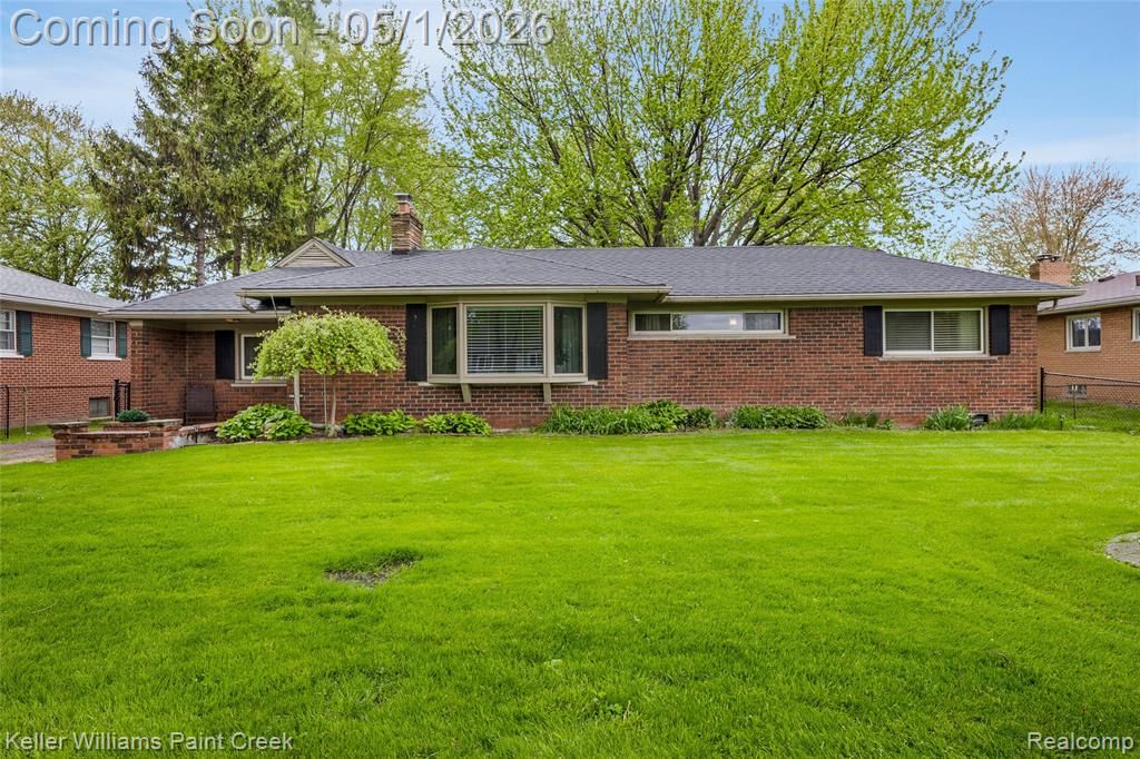 17469 Doris, Fraser, MI 48026