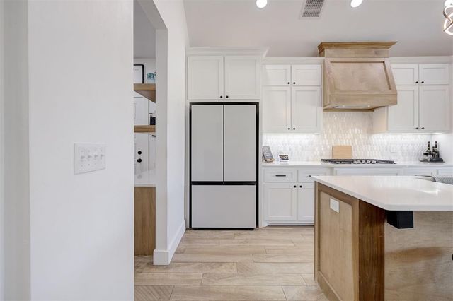 2839 Redwood Court, Newcastle, OK 73065