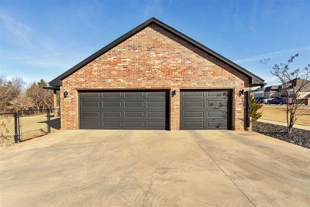 2839 Redwood Court, Newcastle, OK 73065