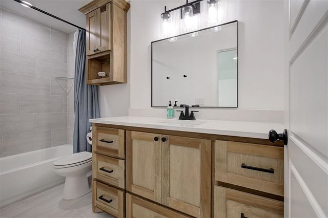 2839 Redwood Court, Newcastle, OK 73065