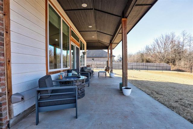 2839 Redwood Court, Newcastle, OK 73065