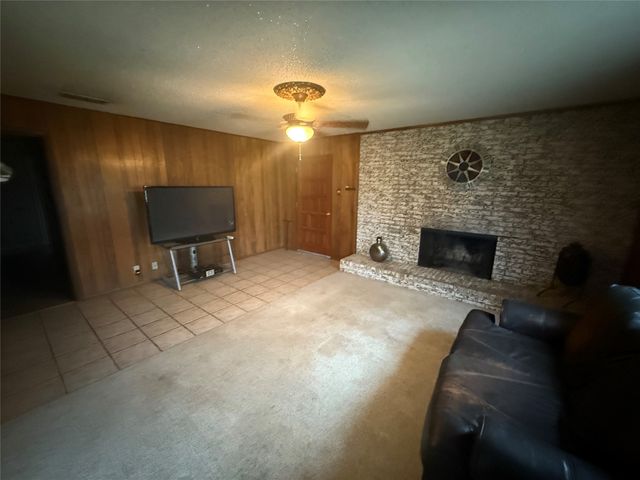 304 Beetham Road, Mineral Wells, TX 76067