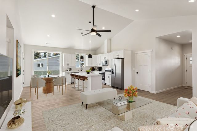 8 Hobble Creek Street, Elma, WA 98541