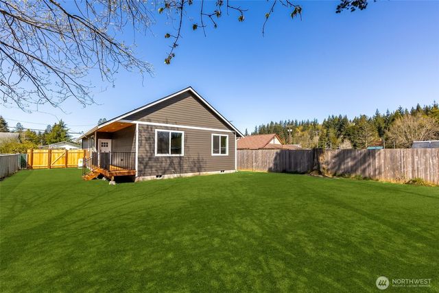 8 Hobble Creek Street, Elma, WA 98541