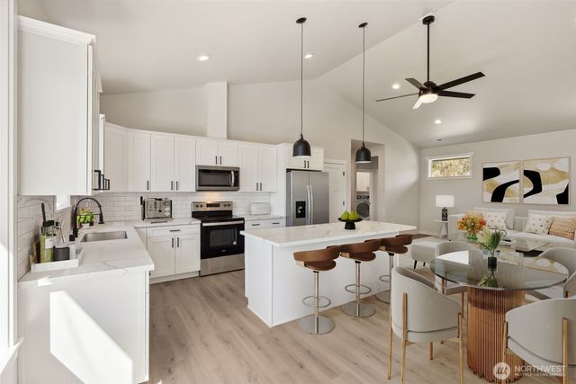 8 Hobble Creek Street, Elma, WA 98541