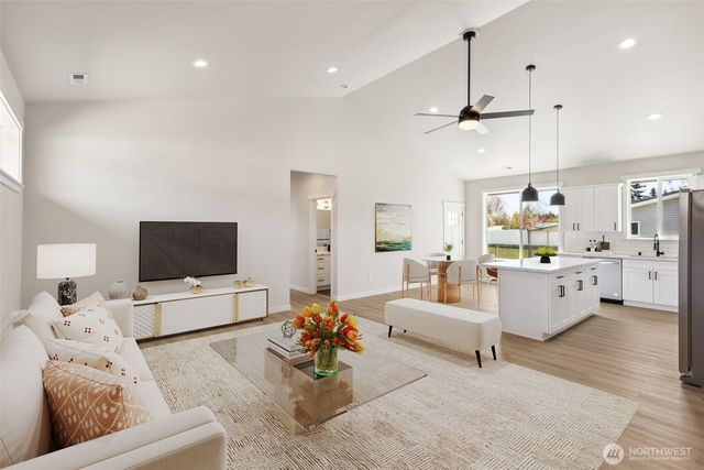 8 Hobble Creek Street, Elma, WA 98541