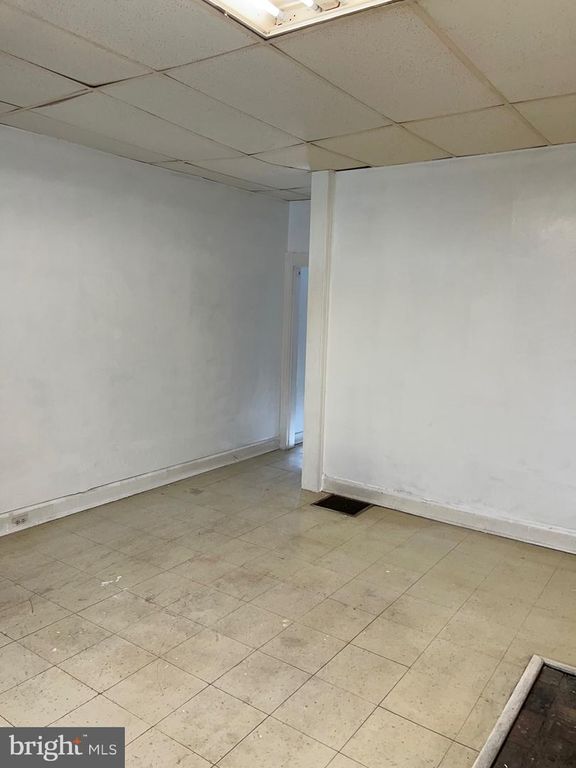 Image 5 of property listing at 1220 BRENTWOOD AVE, Baltimore, MD 21202