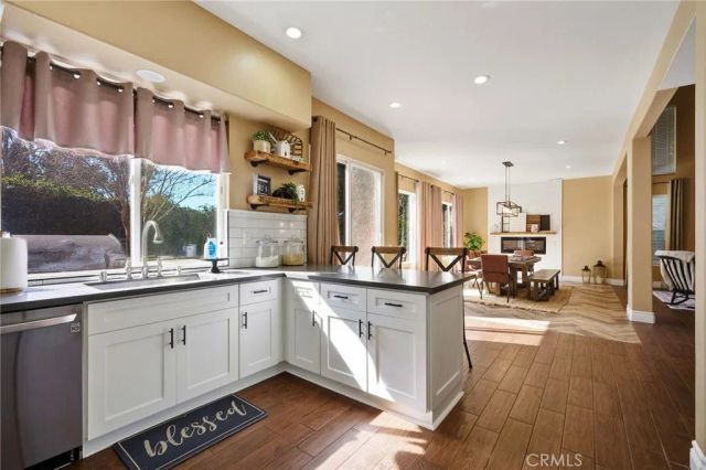 23324 Summerglen, Valencia, CA 91354