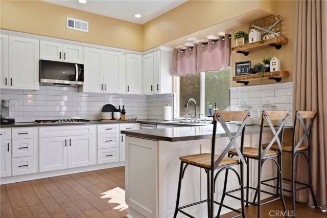 23324 Summerglen, Valencia, CA 91354