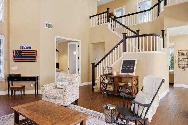 23324 Summerglen, Valencia, CA 91354