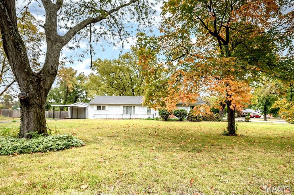 311 Utz Lane, Hazelwood, MO 63042