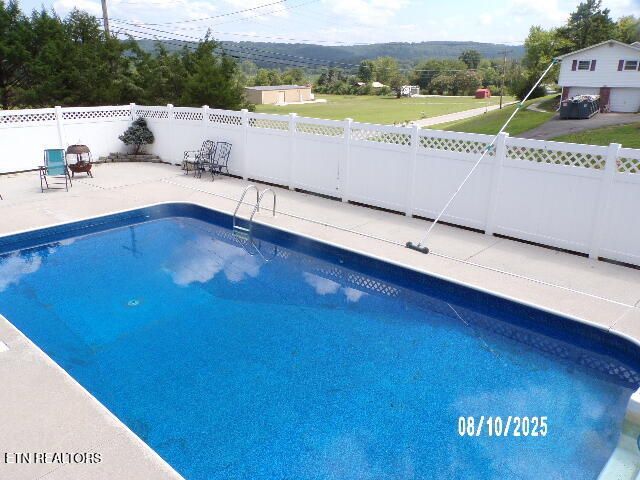 886 Old Harriman Hwy, Oliver Springs, TN 37840