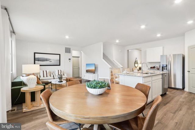 111 STEARNS DR, Stephens City, VA 22655