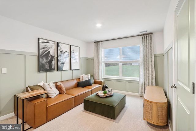 111 STEARNS DR, Stephens City, VA 22655