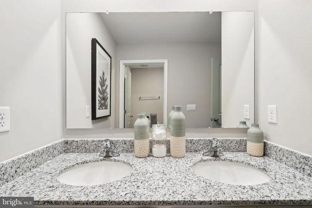 111 STEARNS DR, Stephens City, VA 22655