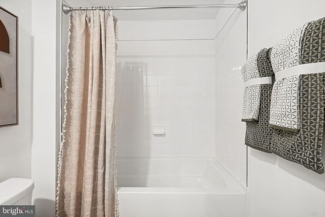 111 STEARNS DR, Stephens City, VA 22655