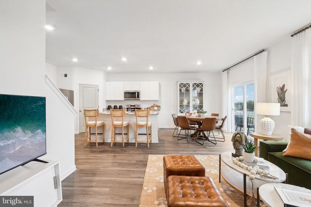 111 STEARNS DR, Stephens City, VA 22655