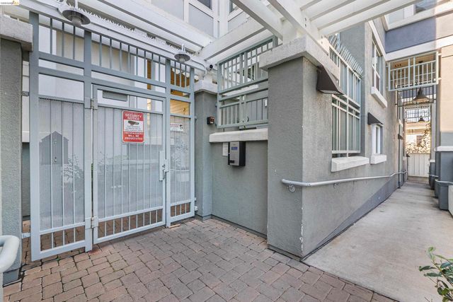 655 12Th St 205, Oakland, CA 94607