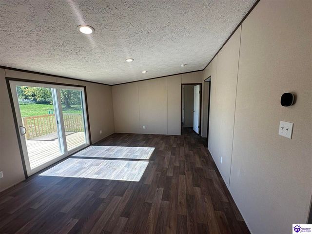 100 N Center Street, Irvington, KY 40146