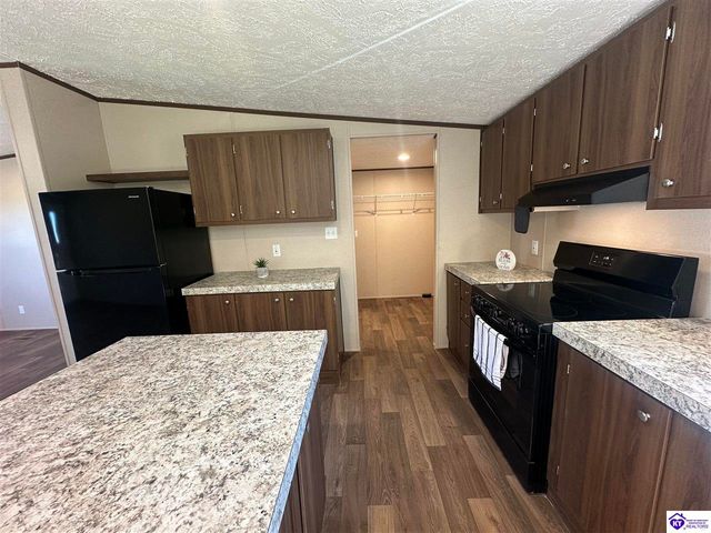 100 N Center Street, Irvington, KY 40146