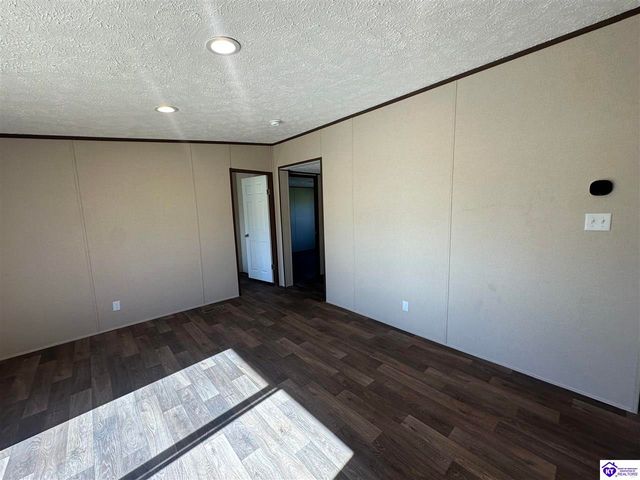 100 N Center Street, Irvington, KY 40146