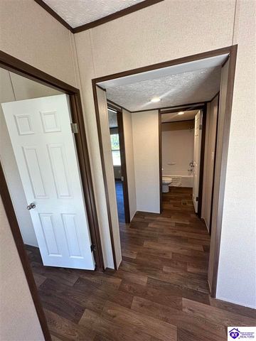 100 N Center Street, Irvington, KY 40146