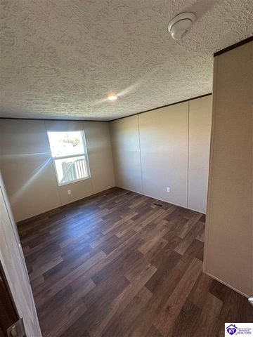 100 N Center Street, Irvington, KY 40146