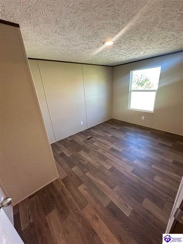 100 N Center Street, Irvington, KY 40146