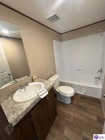 100 N Center Street, Irvington, KY 40146