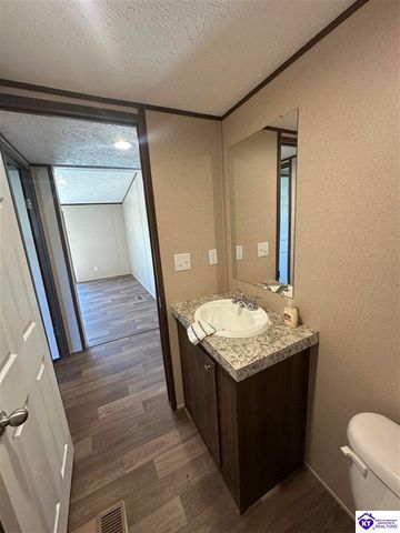 100 N Center Street, Irvington, KY 40146