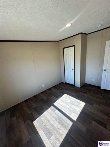 100 N Center Street, Irvington, KY 40146