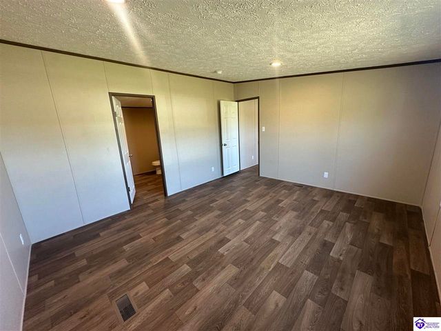 100 N Center Street, Irvington, KY 40146