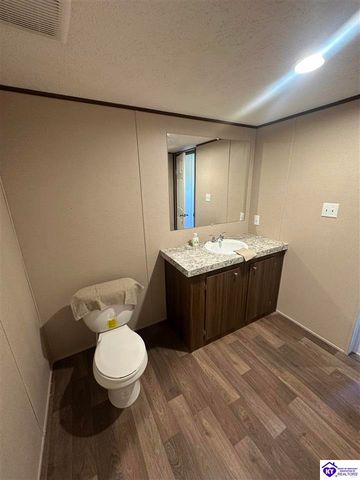 100 N Center Street, Irvington, KY 40146