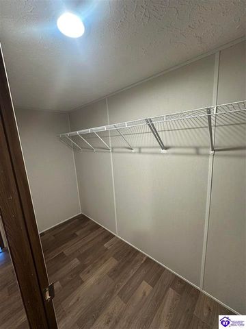 100 N Center Street, Irvington, KY 40146