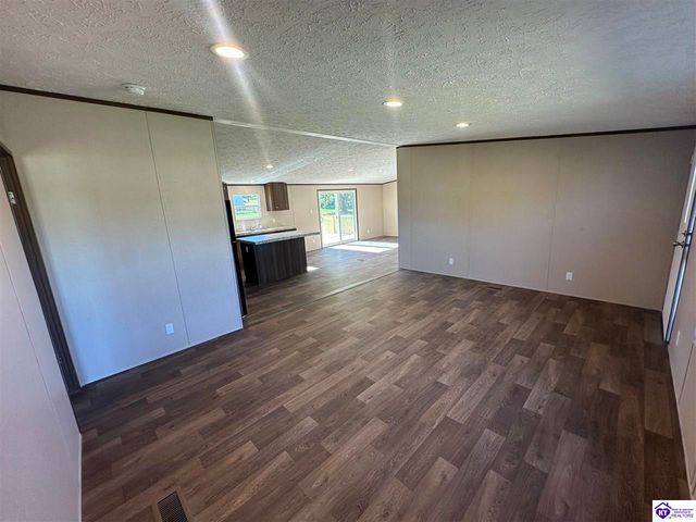 100 N Center Street, Irvington, KY 40146