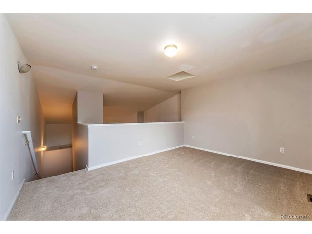 18622 E Water Dr E, Aurora, CO 80013