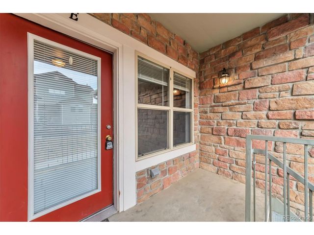 18622 E Water Dr E, Aurora, CO 80013