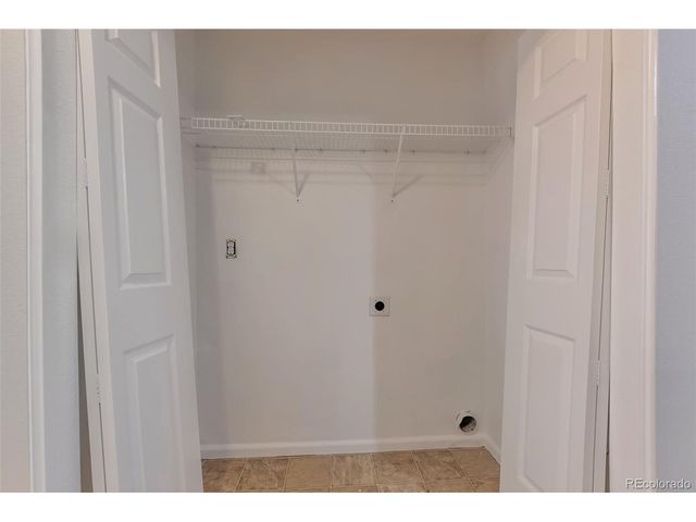 18622 E Water Dr E, Aurora, CO 80013