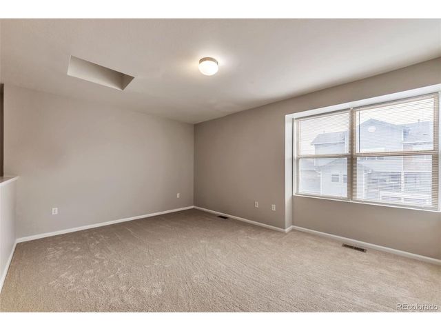 18622 E Water Dr E, Aurora, CO 80013