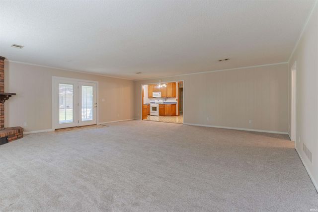 2424 Lexington Road, Evansville, IN 47720