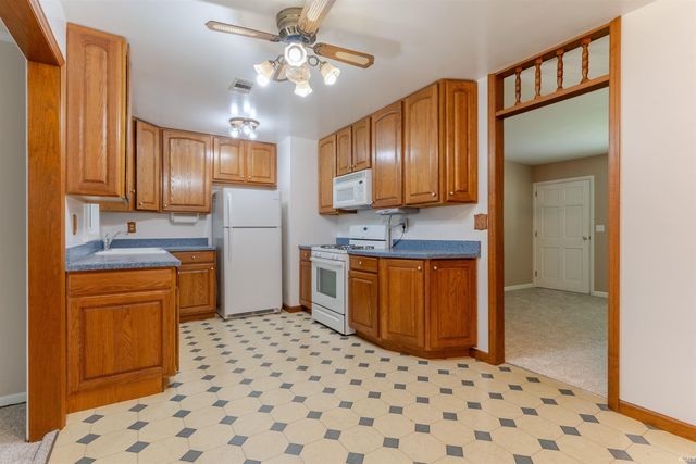 2424 Lexington Road, Evansville, IN 47720