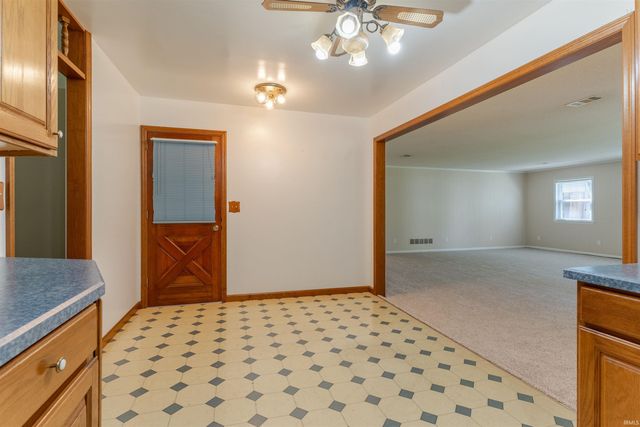 2424 Lexington Road, Evansville, IN 47720
