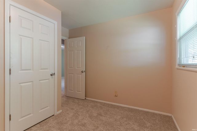 2424 Lexington Road, Evansville, IN 47720