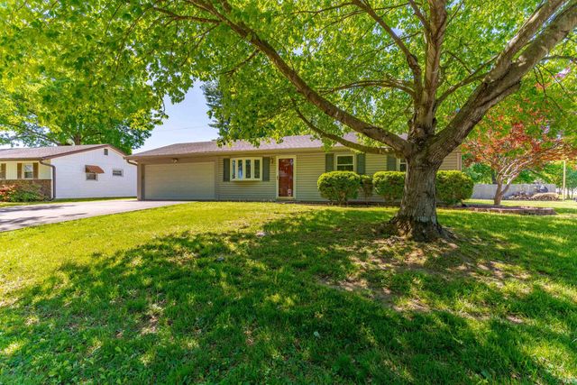 2424 Lexington Road, Evansville, IN 47720