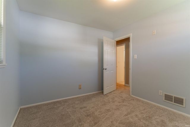 2424 Lexington Road, Evansville, IN 47720