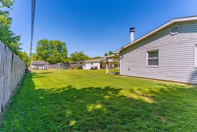 2424 Lexington Road, Evansville, IN 47720