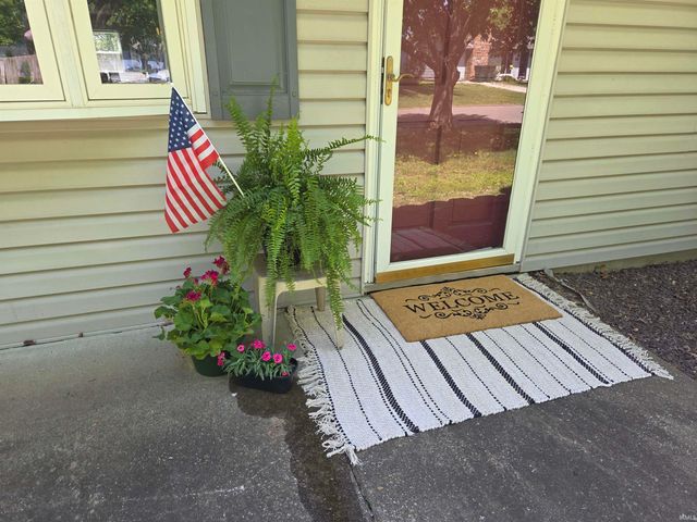 2424 Lexington Road, Evansville, IN 47720