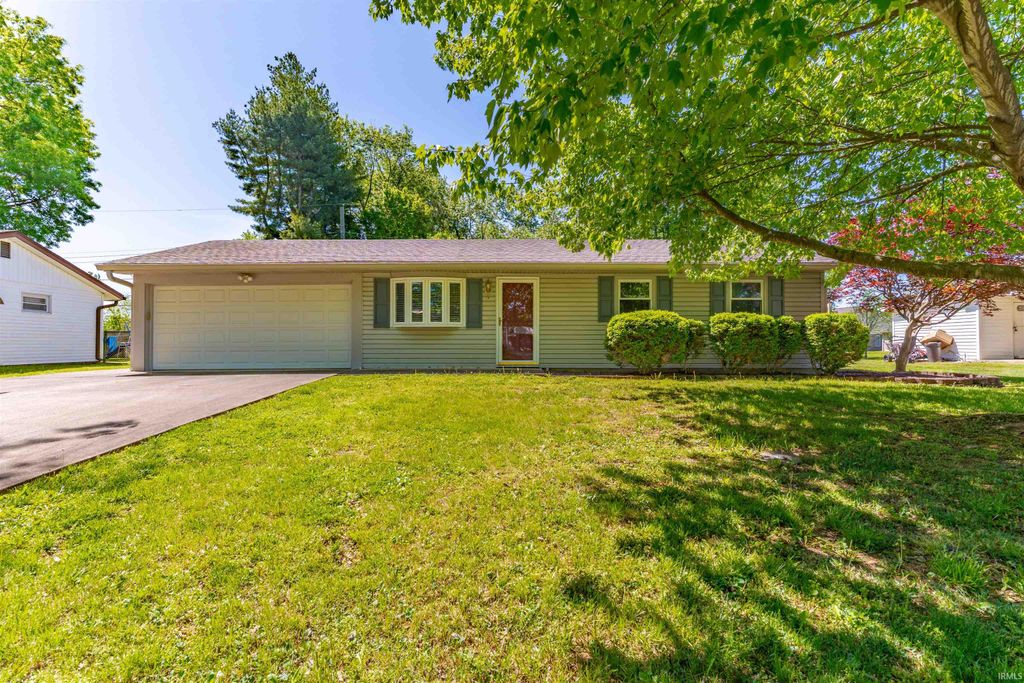 2424 Lexington Road, Evansville, IN 47720