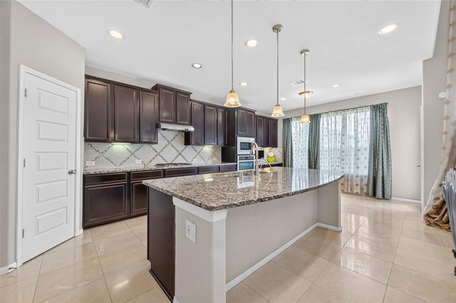 4619 Rockton Hills Lane, Sugar Land, TX 77479
