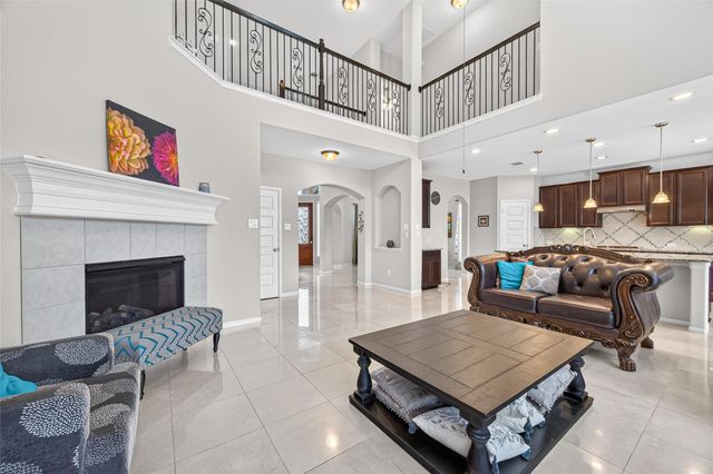 4619 Rockton Hills Lane, Sugar Land, TX 77479